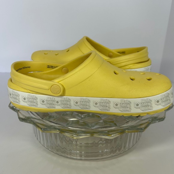 Crocs Walt Disney World Clogs Yellow Comfort Shoes Size 7 Women's - Picture 1 of 8